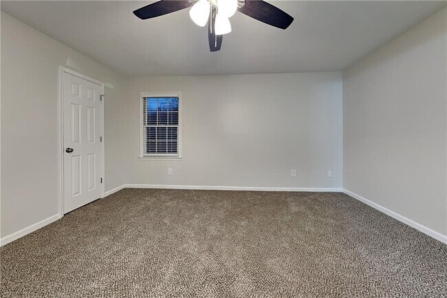 Building Photo - 2210 Grayfield Dr