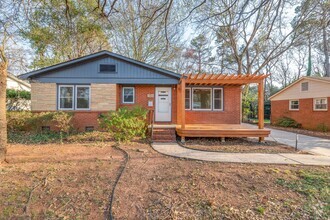Building Photo - Beautiful Brick Ranch in Oakhurst!