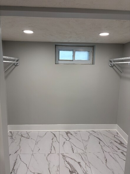 Building Photo - 1324 S 51st Ave