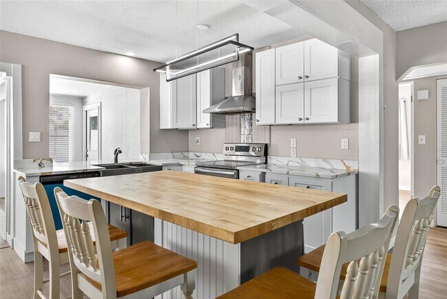 Building Photo - 2229 Casa Vista Dr