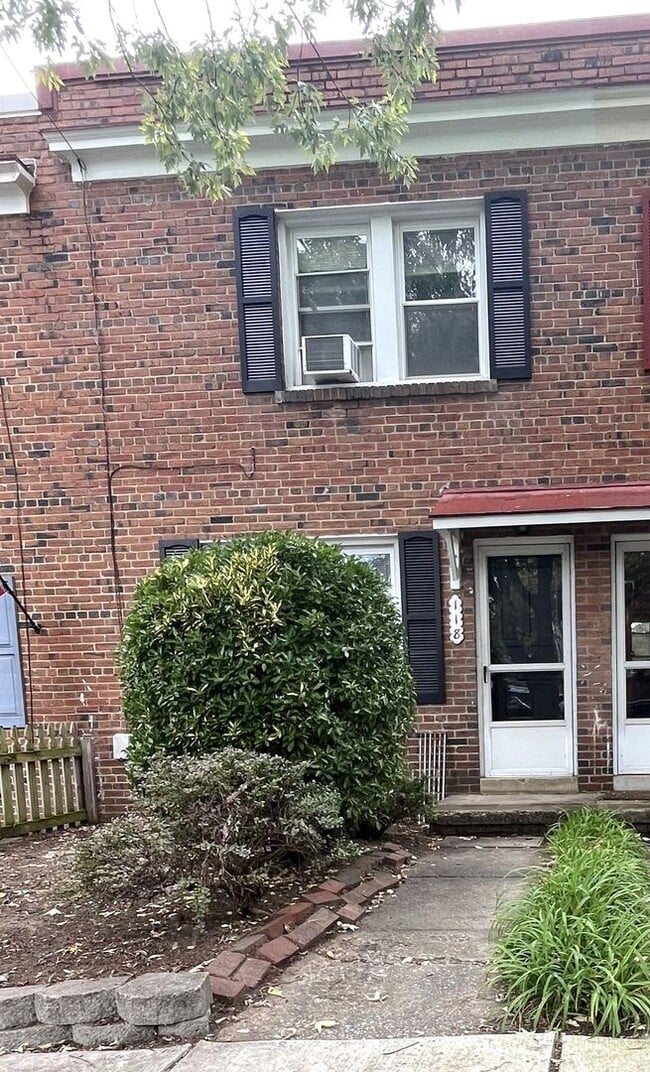 Primary Photo - 118 Baggett Pl