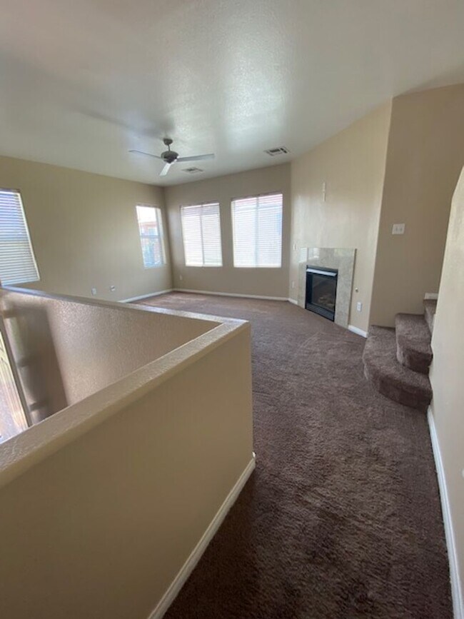 Building Photo - 4 Bedroom Corner Lot