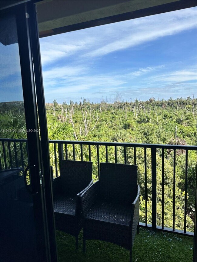 Building Photo - 7925 NW 104th Ave