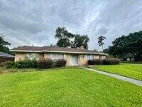 Building Photo - 6510 Daisy Dr