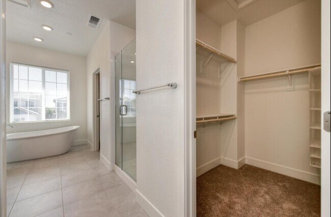 Building Photo - 4656 Streambed Dr