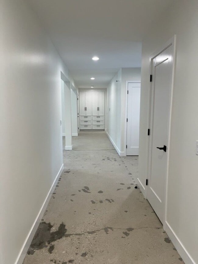 Building Photo - 3276 Valarie Ave