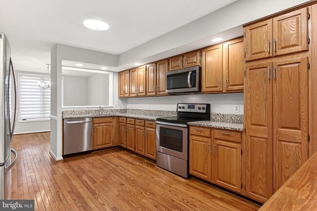 Building Photo - 4021 Lake Glen Rd