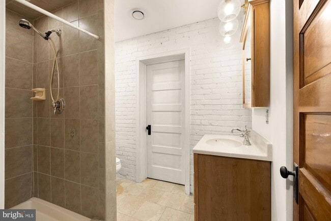 Building Photo - 3422 Pennsylvania Ave. SE