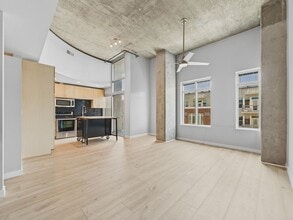 Building Photo - 1700 Bassett St