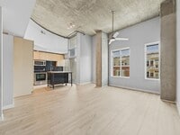Building Photo - 1700 Bassett St