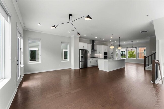 Building Photo - 455 Ashbury Dr