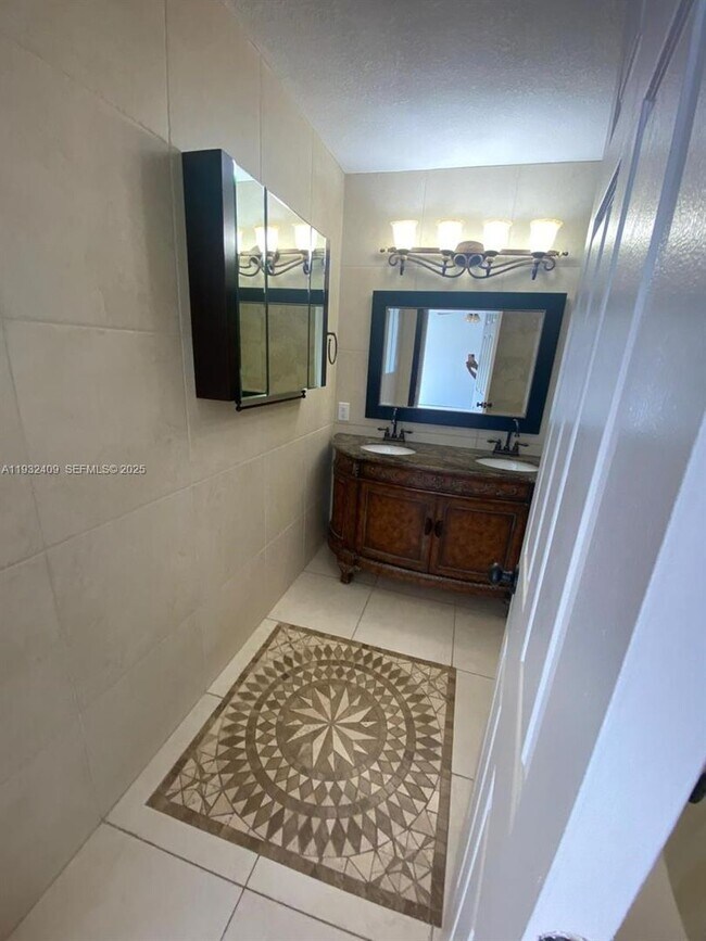 Building Photo - 8239 NW 8th Ct