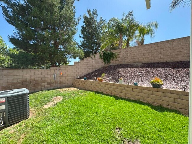 Building Photo - Beautiful House in Wolfcreek- Close to Pec...