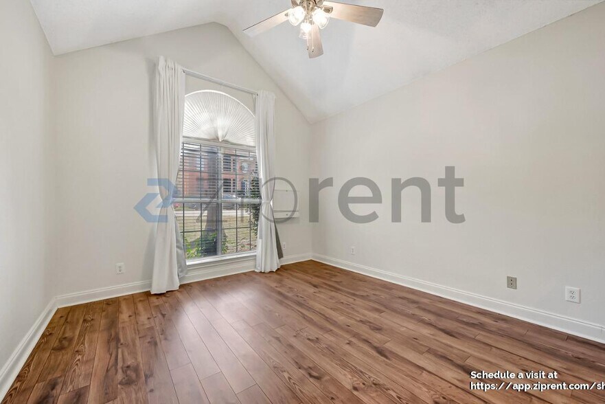 Building Photo - 2111 Daniel Way