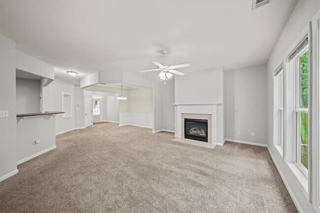 Building Photo - 162 Ledgewood Mill Way NE