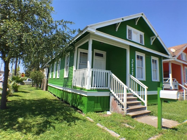 Building Photo - 3824 Avenue M 1/2
