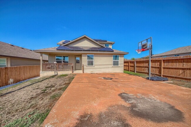 Building Photo - THIS STUNNING RENTAL HAS IT ALL!