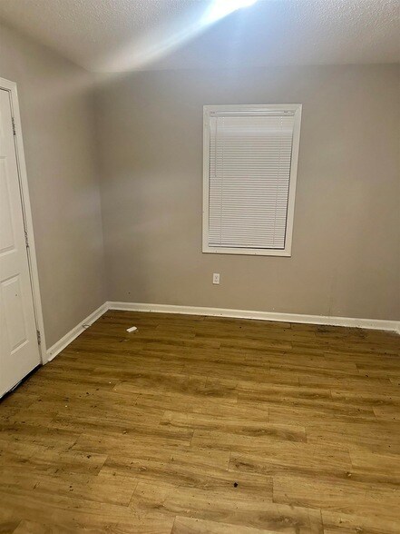 Building Photo - 3671 Skylark Dr