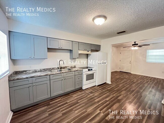 Building Photo - 1118 Tuskegee St