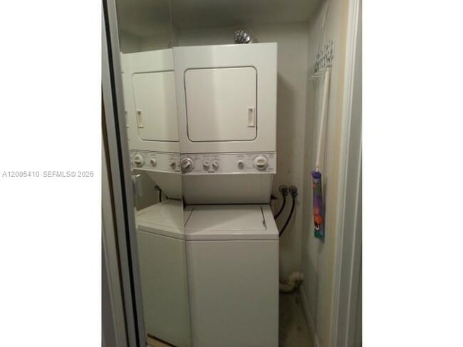 Building Photo - 12701 SW 13th St