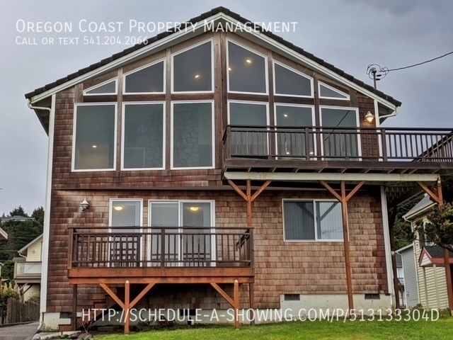 Building Photo - Outstanding 4 Bedroom House Lincoln City