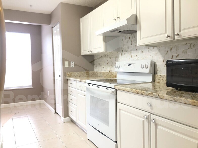 Building Photo - 695 Winding Stream Way