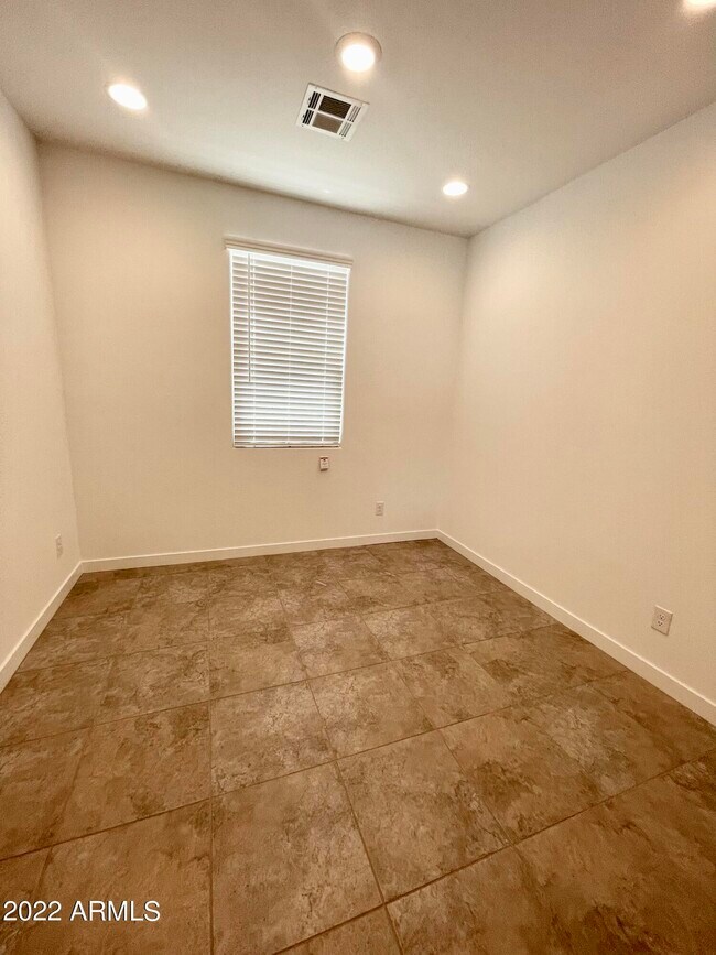 Building Photo - 3831 S 63rd Dr