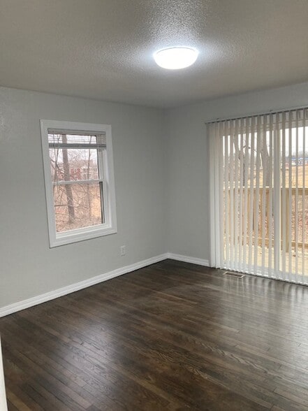 Building Photo - 17120 Cherokee Dr