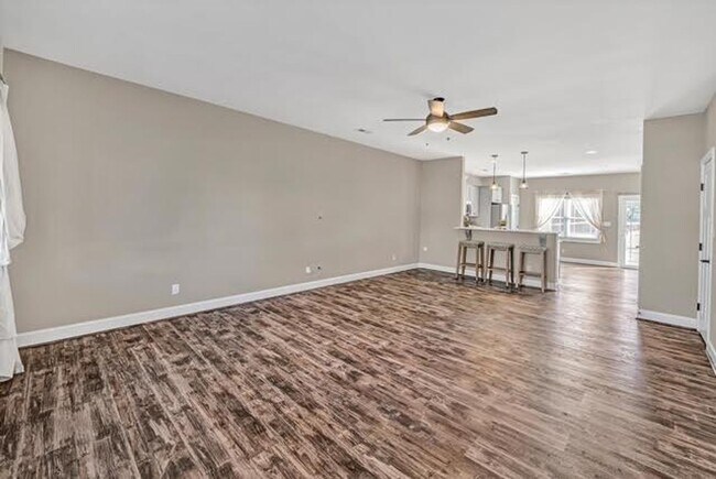 Building Photo - 318 Meridian St