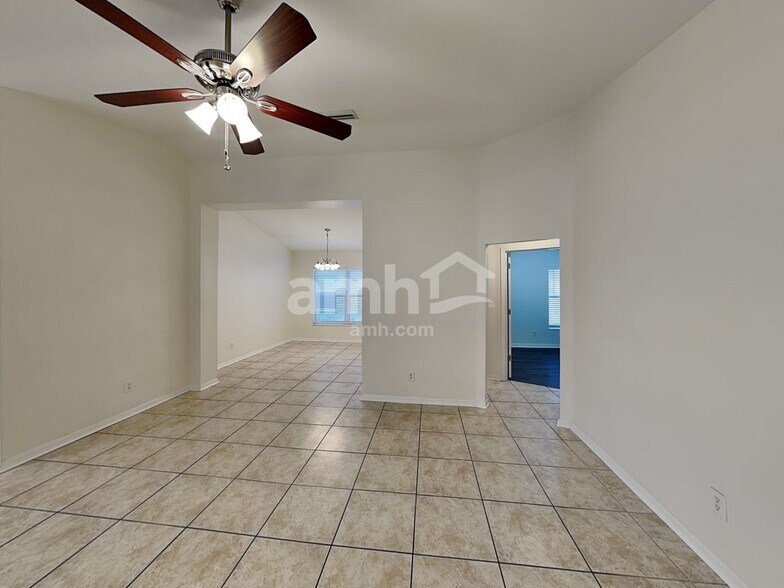 Building Photo - 10126 41st Ct E