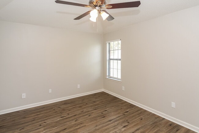 Building Photo - 5417 Riverdale Rd