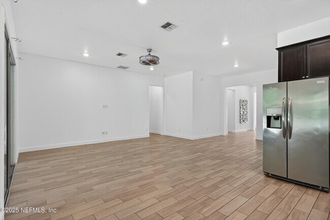 Building Photo - 215RENT Carina Trl