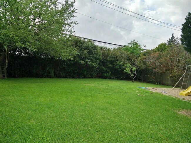 Building Photo - 11505 Emerald Falls Dr