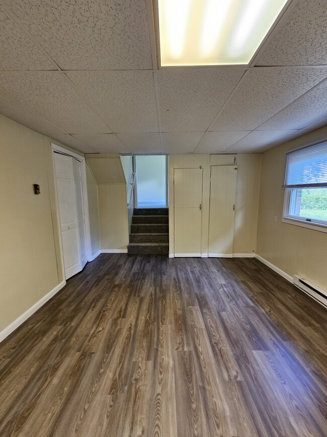 Building Photo - 100 Kuhns Ln