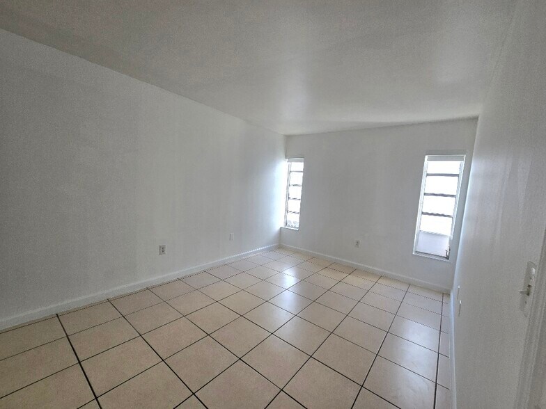 Building Photo - 609 Euclid Ave