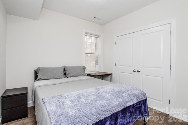 Building Photo - 315 Woodvale Pl