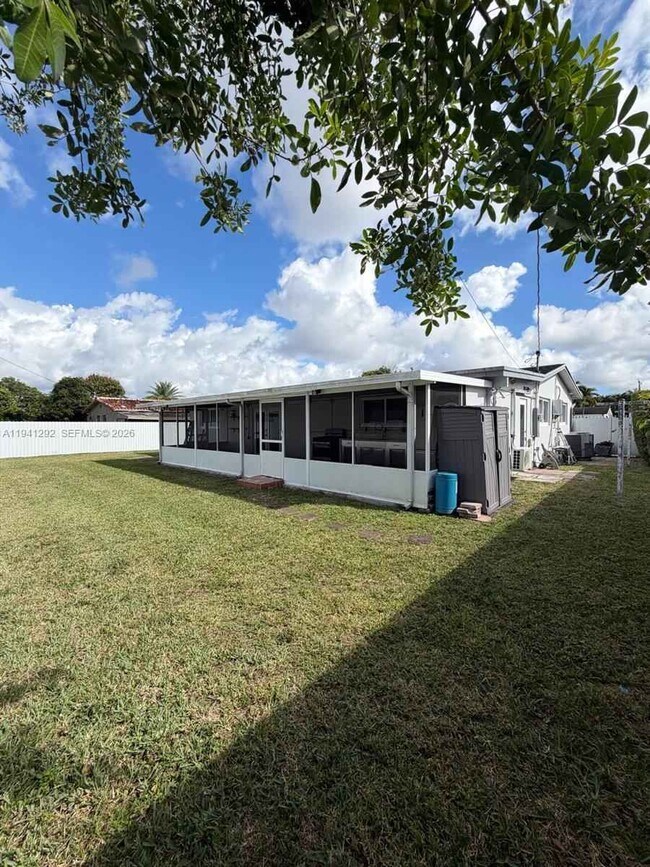 Building Photo - Southwest 96th Avenue, Miami, FL 33165 - 3 BR 2 BA single-family home