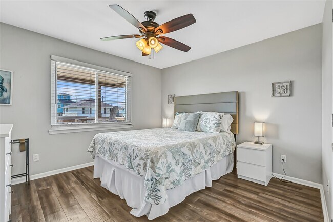 Building Photo - 21600 Zachary Dr