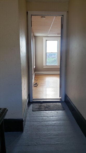 front Door Entrant - 23 Shelby St