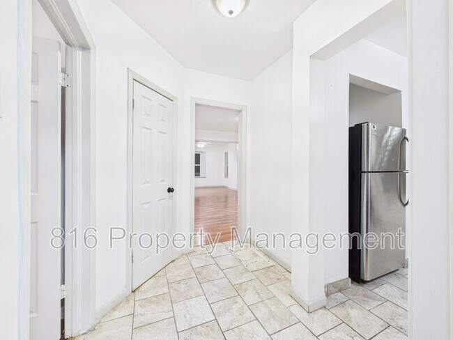 Building Photo - 2710 Park Ave