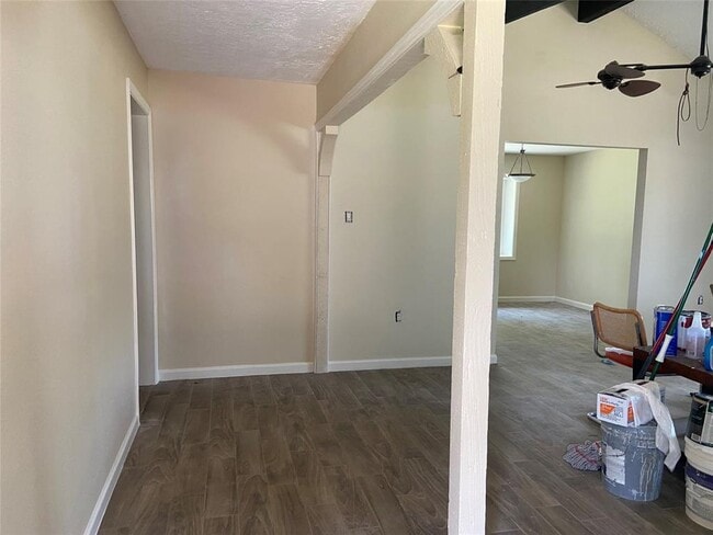 Building Photo - 3329 Longhorn Dr