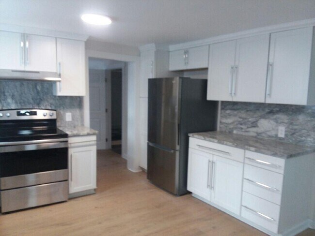 Primary Photo - 119 E Wilson St