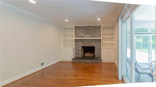 Building Photo - 3935 Briaridge Cir