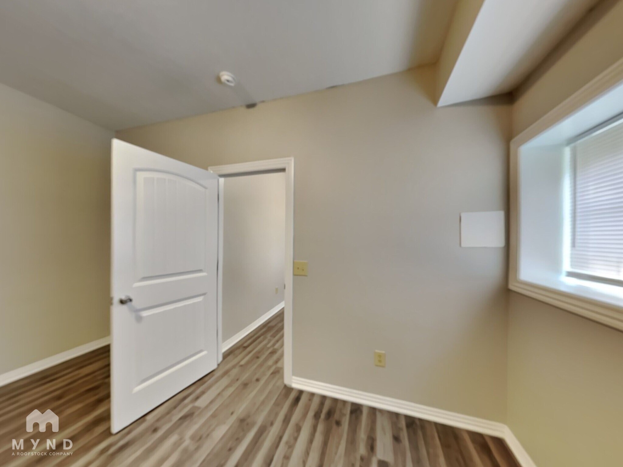 Building Photo - 111 N Peach Brook