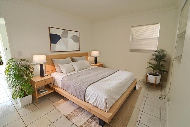 Building Photo - 1341 NE 5th Terrace