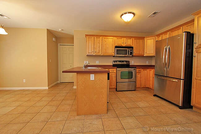 Building Photo - Travelers Way 2479/2481