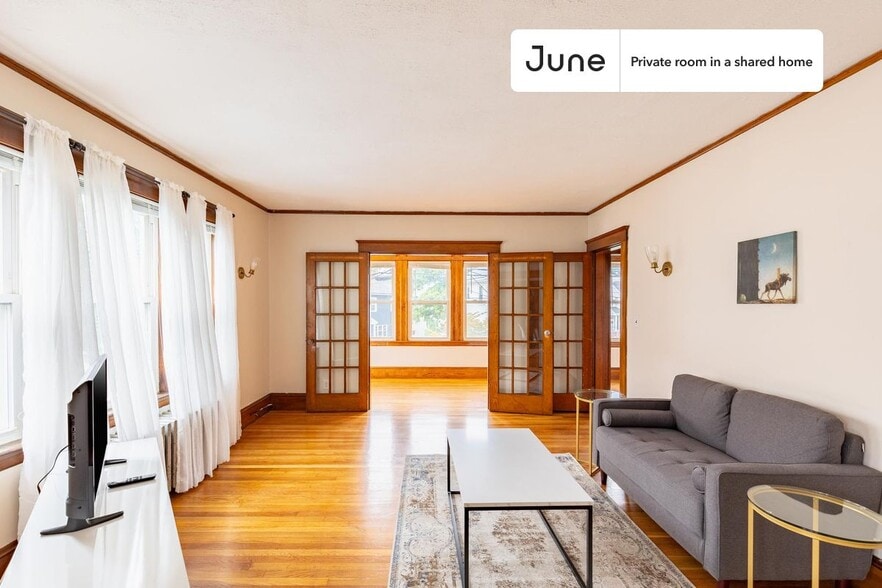 Building Photo - Room in Shared 5 bed/2 bath home