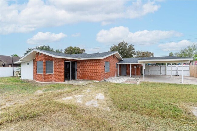 Building Photo - 1021 E Ebony Ln