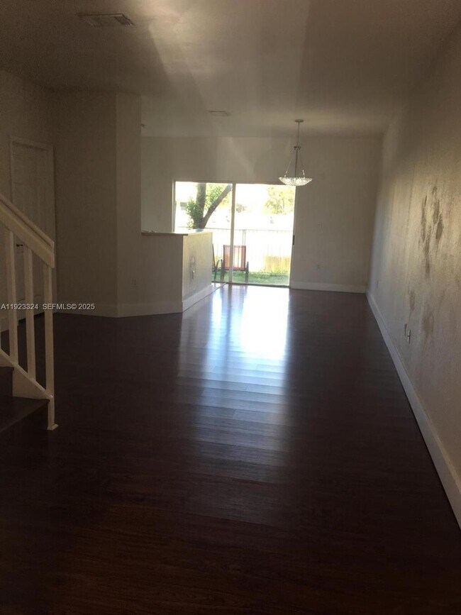 Building Photo - 10803 NW 83rd St