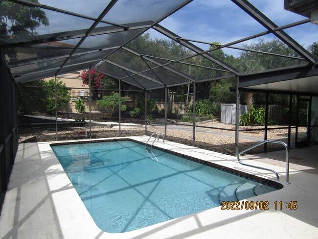 Building Photo - 736 Cadiz Rd